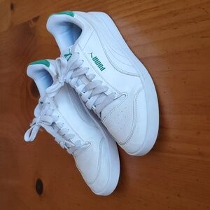 Puma Shuffle boys shoes size 7